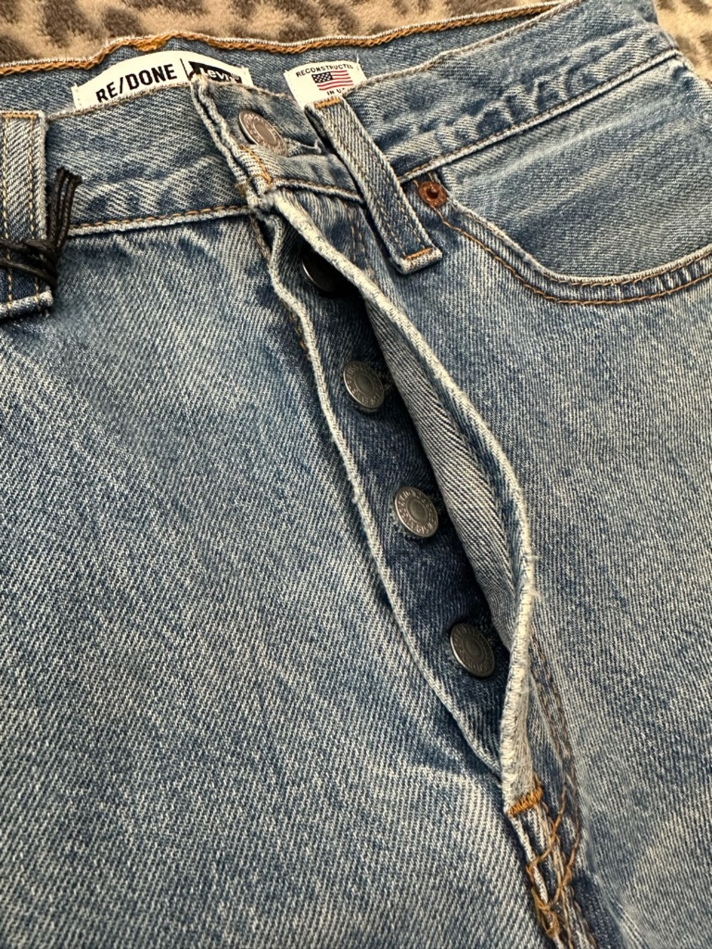 Levi's RE/DONE High Waisted Button Fly Cutoff Jean Shorts in Blue Wash Size 28 - Picture 7 of 17